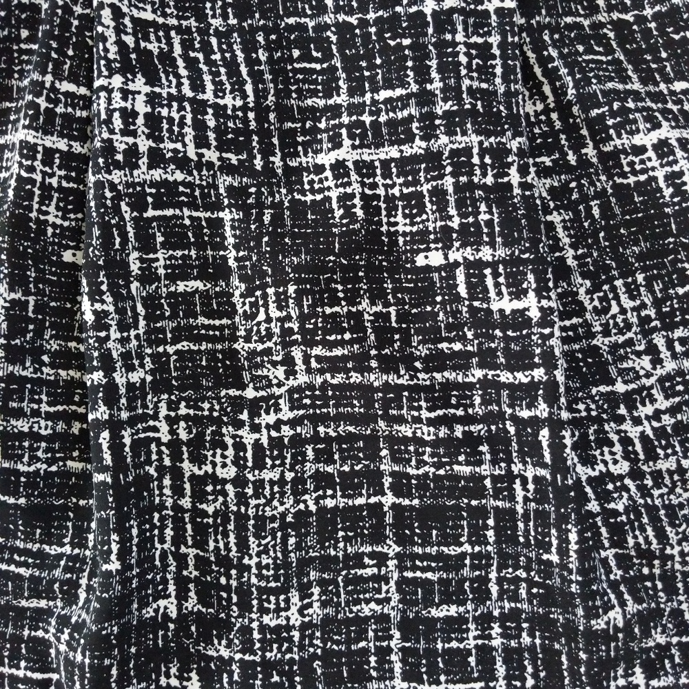 Medium Dress - Picture 2 of 4